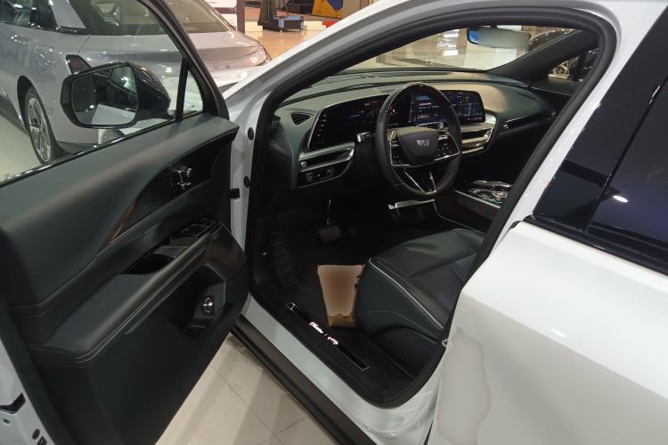 Used Cadillac LYRIQ 2022 Rear-Drive Long-Range Prestige Edition Driver Seat