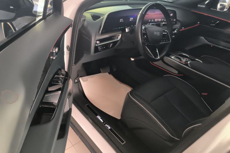 Used Cadillac LYRIQ 2022 Four-Wheel-Drive High-Performance Deluxe Edition Driver Seat