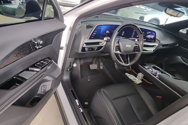 Used Cadillac LYRIQ 2022 Rear-Drive Long-Range Luxury Edition Driver Seat