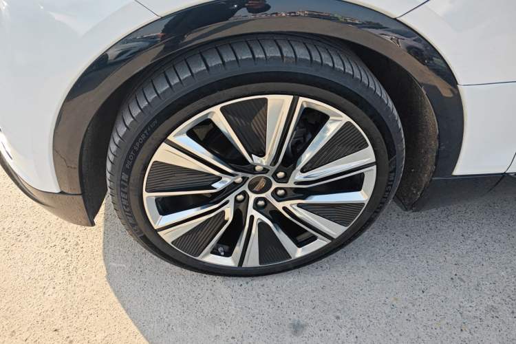 Used Cadillac LYRIQ 2022 Four-Wheel-Drive High-Performance Deluxe Edition Exterior 2