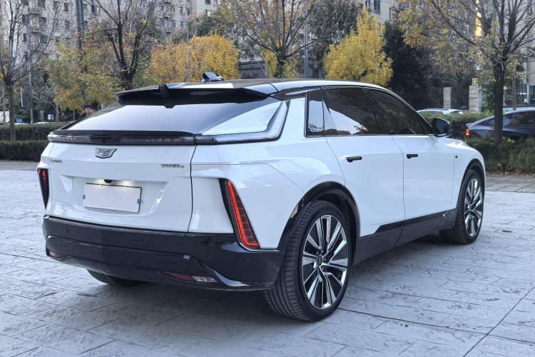 Used Cadillac LYRIQ 2022 Four-Wheel-Drive High-Performance Deluxe Edition Exterior 6