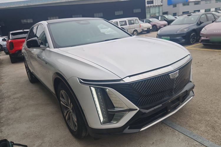 Used Cadillac LYRIQ 2022 Rear-Drive Long-Range Prestige Edition Front Right 45 Deg