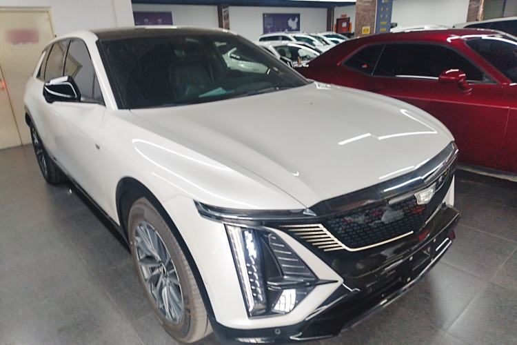 Used Cadillac LYRIQ 2022 Four-Wheel-Drive High-Performance Deluxe Edition Front Right 45 Deg