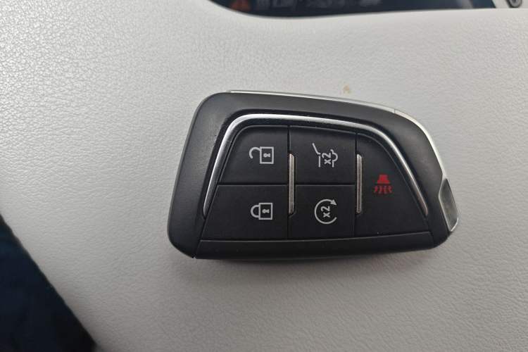 Used Cadillac LYRIQ 2022 Rear-Drive Long-Range Luxury Edition Interior 1
