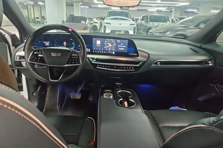 Used Cadillac LYRIQ 2022 Rear-Drive Long-Range Prestige Edition Interior 2