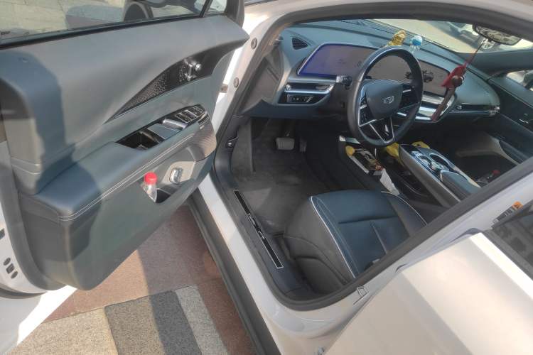 Used Cadillac LYRIQ 2022 Four-Wheel-Drive High-Performance Deluxe Edition Interior 3