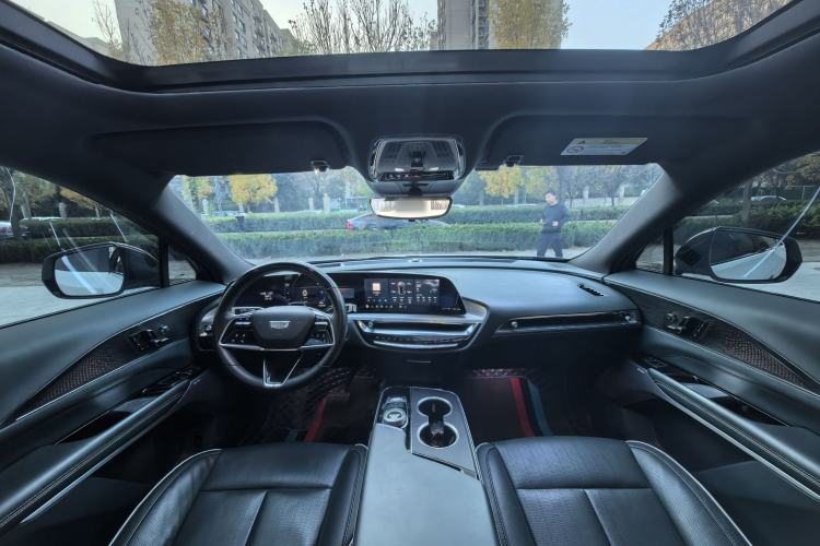Used Cadillac LYRIQ 2022 Four-Wheel-Drive High-Performance Deluxe Edition Interior 3