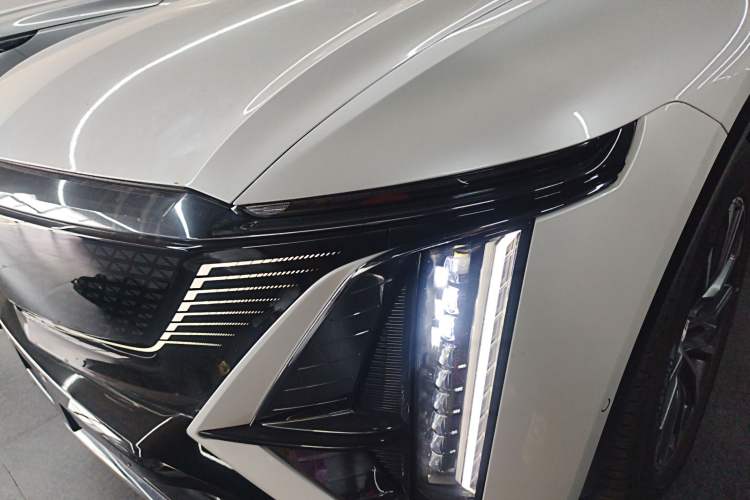 Used Cadillac LYRIQ 2022 Four-Wheel-Drive High-Performance Deluxe Edition Left Front Headlight