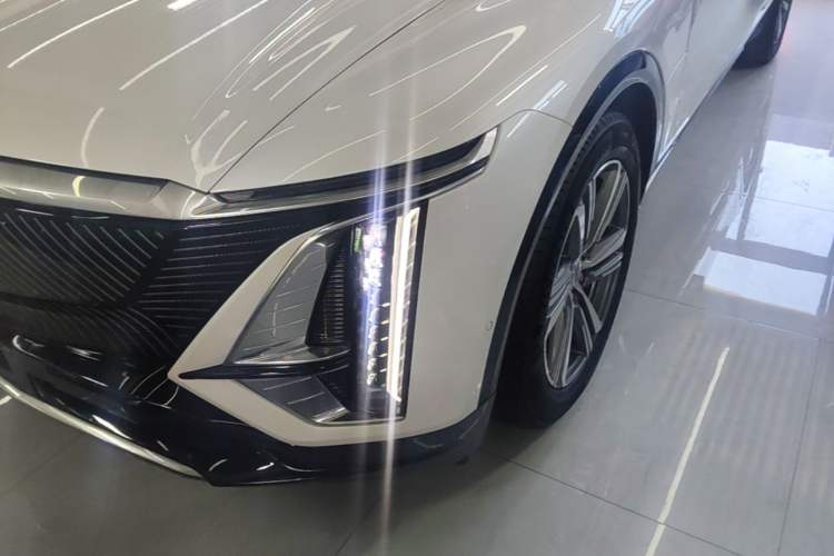 Used Cadillac LYRIQ 2022 Rear-Drive Long-Range Luxury Edition Left Front Headlight