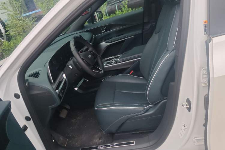 Used Cadillac LYRIQ 2022 Rear-Drive Long-Range Prestige Edition Left Front Seat