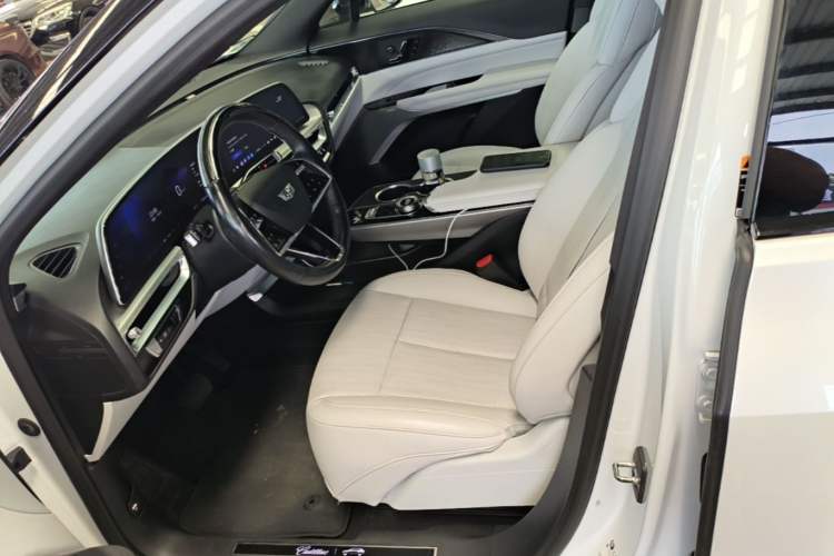 Used Cadillac LYRIQ 2022 Rear-Drive Long-Range Luxury Edition Left Front Seat