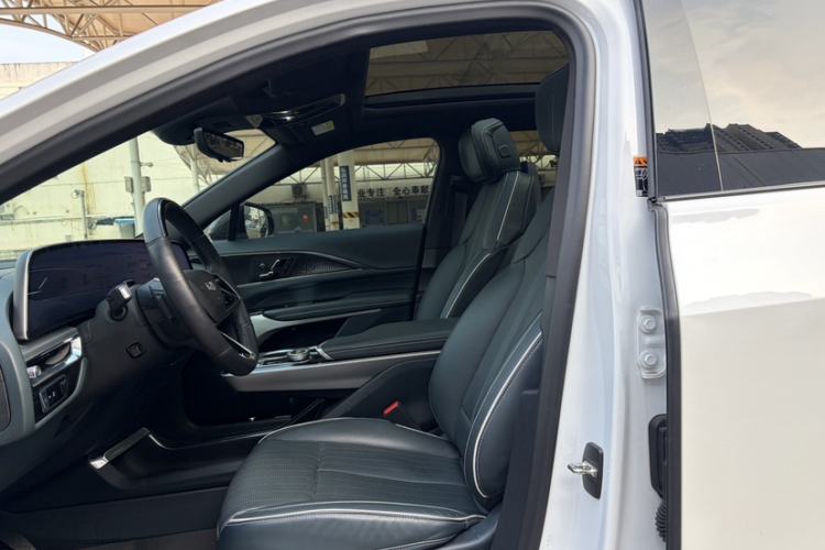 Used Cadillac LYRIQ 2022 Rear-Drive Long-Range Prestige Edition Left Front Seat
