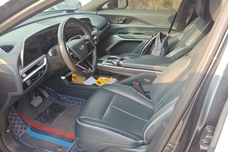 Used Cadillac LYRIQ 2022 Four-Wheel-Drive High-Performance Deluxe Edition Left Front Seat