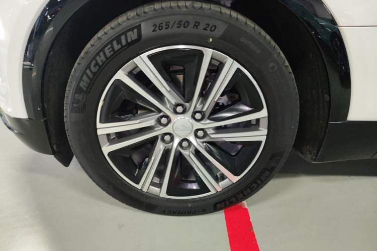 Used Cadillac LYRIQ 2022 Four-Wheel-Drive High-Performance Deluxe Edition Left Front Wheel Hub