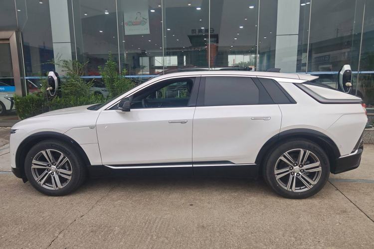 Used Cadillac LYRIQ 2022 Rear-Drive Long-Range Prestige Edition Left Side
