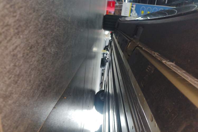 Used Cadillac LYRIQ 2022 Four-Wheel-Drive High-Performance Deluxe Edition Left Side Sill