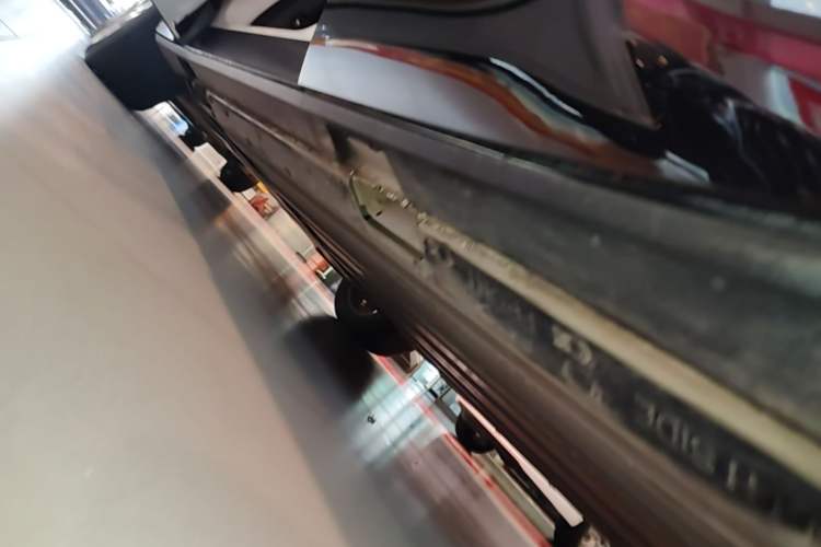 Used Cadillac LYRIQ 2022 Rear-Drive Long-Range Prestige Edition Left Side Sill