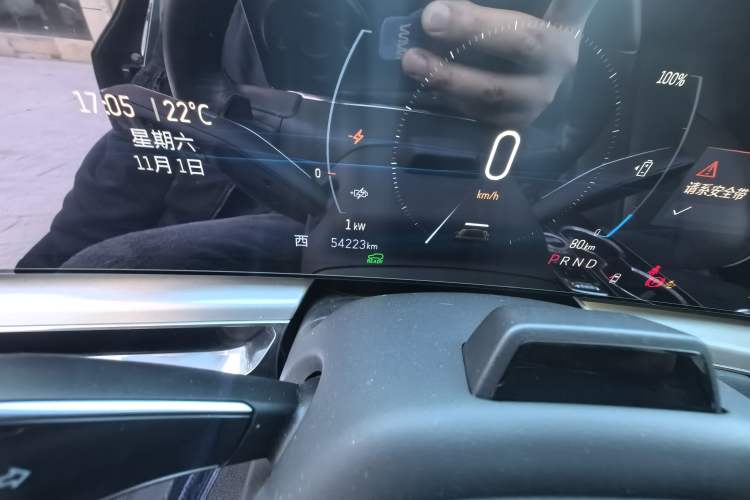 Used Cadillac LYRIQ 2022 Four-Wheel-Drive High-Performance Deluxe Edition Odometer Close Up