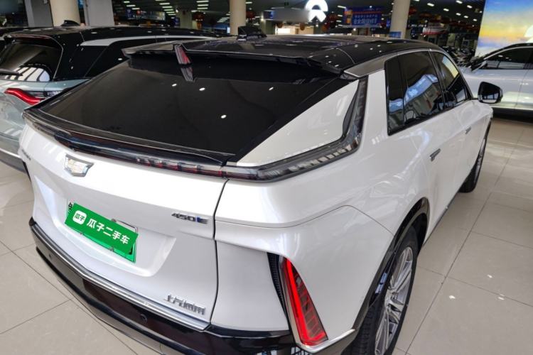 Used Cadillac LYRIQ 2022 Rear-Drive Long-Range Luxury Edition Rear Right 45 Deg