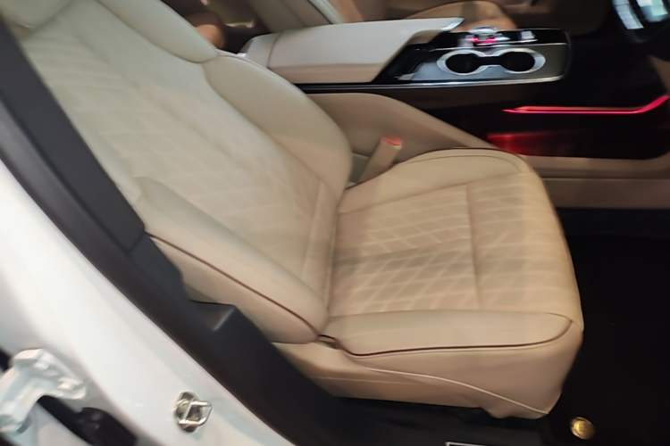 Used Cadillac LYRIQ 2022 Rear-Drive Long-Range Prestige Edition Right Front Seat