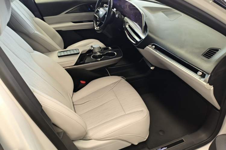 Used Cadillac LYRIQ 2022 Rear-Drive Long-Range Luxury Edition Right Front Seat