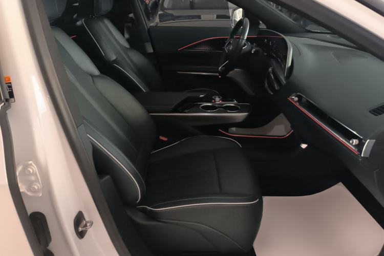 Used Cadillac LYRIQ 2022 Four-Wheel-Drive High-Performance Deluxe Edition Right Front Seat