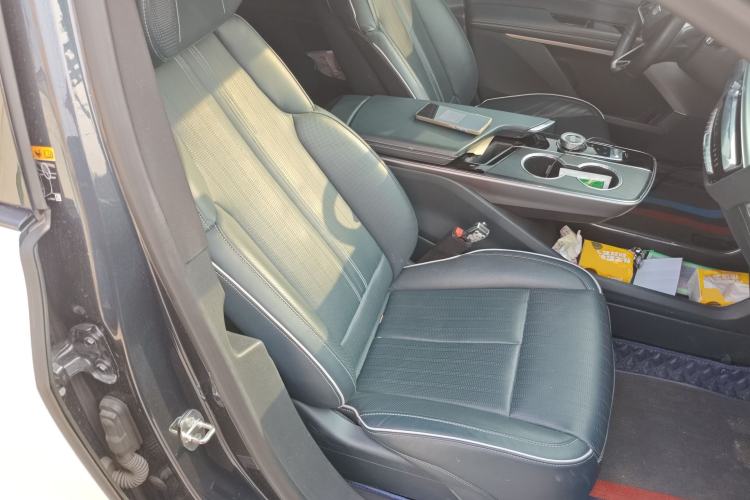 Used Cadillac LYRIQ 2022 Four-Wheel-Drive High-Performance Deluxe Edition Right Front Seat
