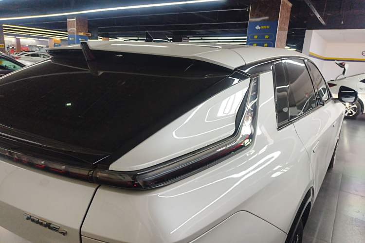 Used Cadillac LYRIQ 2022 Four-Wheel-Drive High-Performance Deluxe Edition Right Rear Taillight