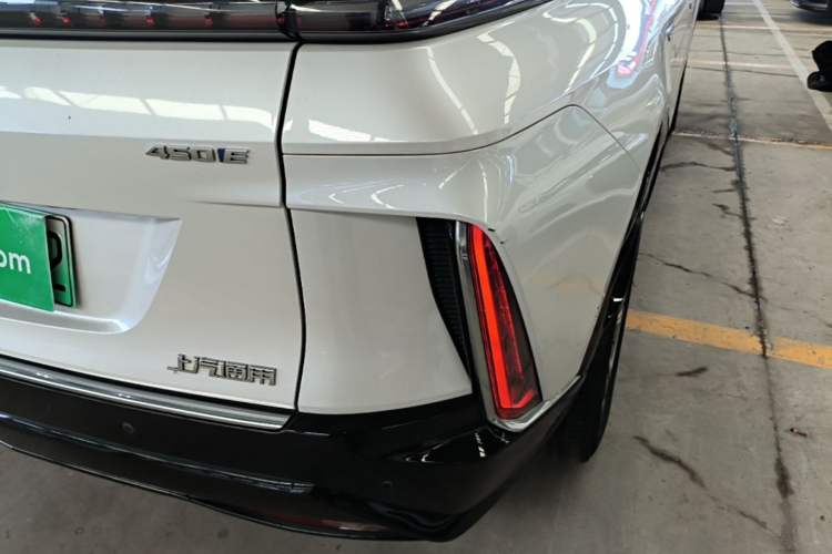 Used Cadillac LYRIQ 2022 Rear-Drive Long-Range Luxury Edition Right Rear Taillight