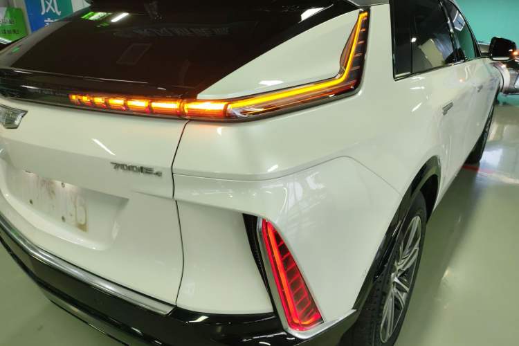 Used Cadillac LYRIQ 2022 Four-Wheel-Drive High-Performance Deluxe Edition Right Rear Taillight