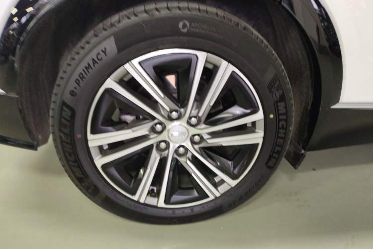 Used Cadillac LYRIQ 2022 Four-Wheel-Drive High-Performance Deluxe Edition Right Rear Wheel Hub