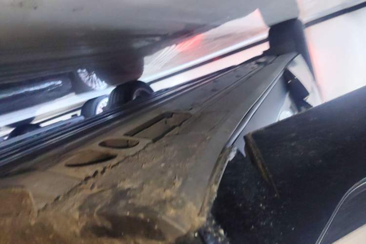Used Cadillac LYRIQ 2022 Rear-Drive Long-Range Luxury Edition Right Side Sill