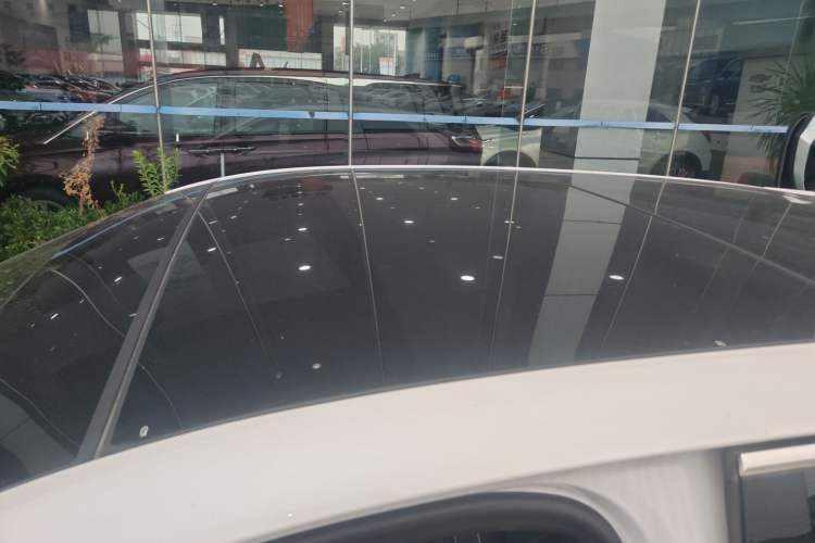 Used Cadillac LYRIQ 2022 Rear-Drive Long-Range Prestige Edition Roof