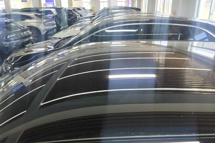 Used Cadillac LYRIQ 2022 Rear-Drive Long-Range Luxury Edition Roof