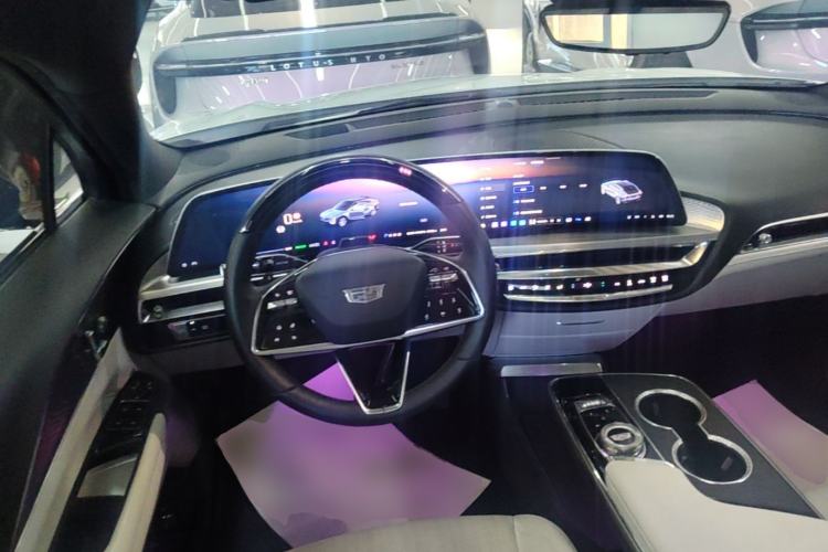 Used Cadillac LYRIQ 2022 Rear-Drive Long-Range Luxury Edition Steering Wheel