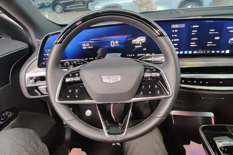 Used Cadillac LYRIQ 2022 Rear-Drive Long-Range Luxury Edition Steering Wheel