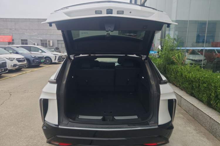 Used Cadillac LYRIQ 2022 Rear-Drive Long-Range Prestige Edition Trunk