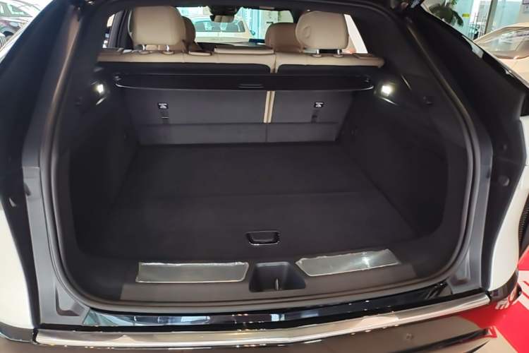 Used Cadillac LYRIQ 2022 Rear-Drive Long-Range Prestige Edition Trunk