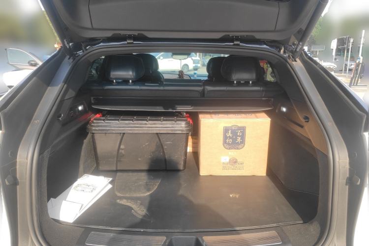 Used Cadillac LYRIQ 2022 Four-Wheel-Drive High-Performance Deluxe Edition Trunk