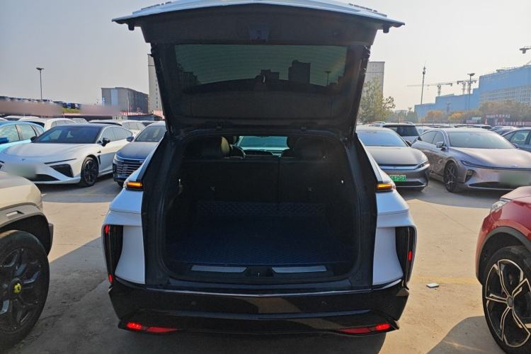 Used Cadillac LYRIQ 2022 Four-Wheel-Drive High-Performance Deluxe Edition Trunk