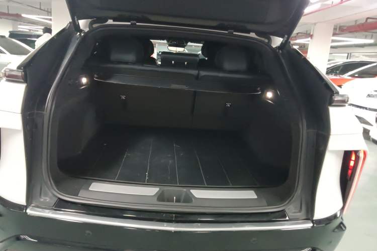 Used Cadillac LYRIQ 2022 Rear-Drive Long-Range Prestige Edition Trunk