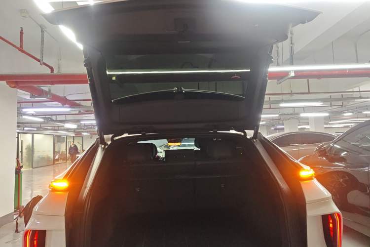 Used Cadillac LYRIQ 2022 Rear-Drive Long-Range Prestige Edition Trunk