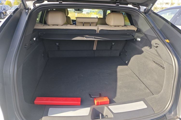 Used Cadillac LYRIQ 2022 Rear-Drive Long-Range Prestige Edition Trunk