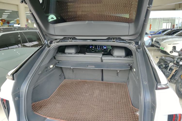 Used Cadillac LYRIQ 2022 Rear-Drive Long-Range Luxury Edition Trunk