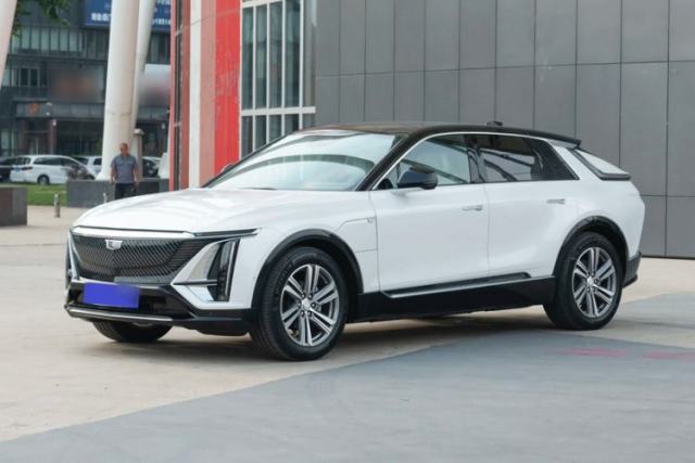 Used Cadillac LYRIQ 2022 Rear-Drive Long-Range Luxury Edition