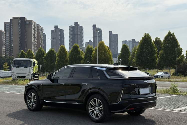 Used Cadillac LYRIQ 2024 Rear-Drive Standard Range Luxury Edition Exterior 3