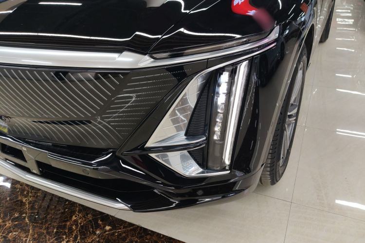 Used Cadillac LYRIQ 2024 Rear-Drive Standard Range Luxury Edition Left Front Headlight