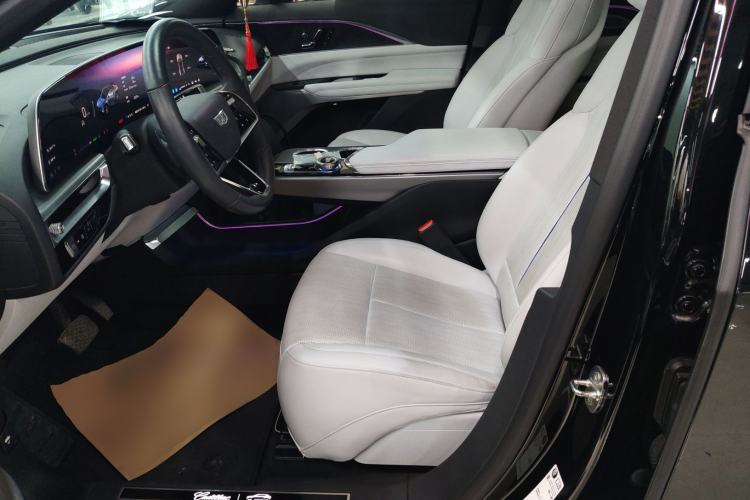 Used Cadillac LYRIQ 2024 Rear-Drive Standard Range Luxury Edition Left Front Seat