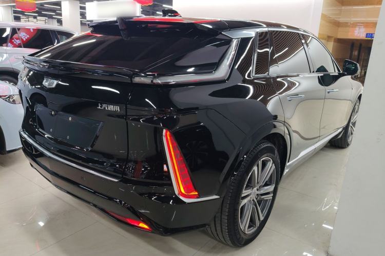 Used Cadillac LYRIQ 2024 Rear-Drive Standard Range Luxury Edition Rear Right 45 Deg