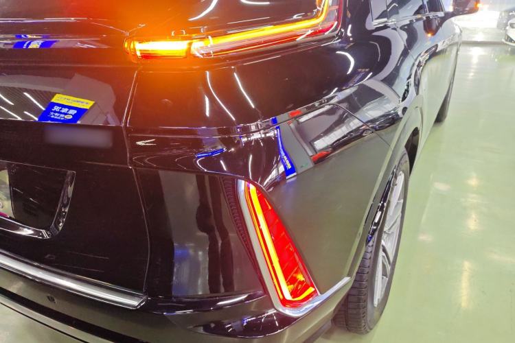 Used Cadillac LYRIQ 2024 Rear-Drive Standard Range Luxury Edition Right Rear Taillight
